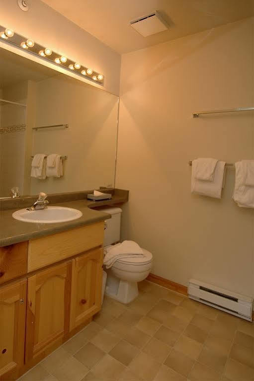 Westwind Properties At Valhalla Whistler Eksteriør billede