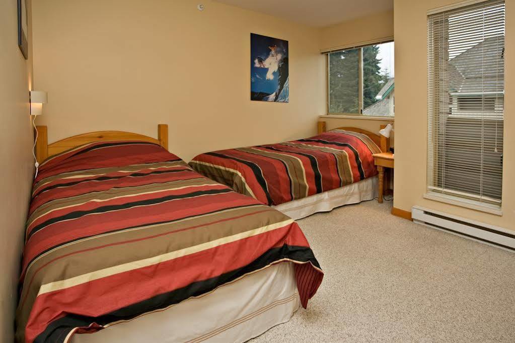 Westwind Properties At Valhalla Whistler Eksteriør billede