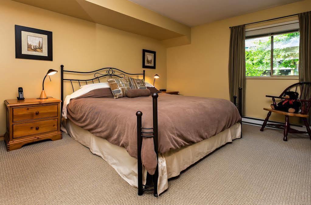 Westwind Properties At Valhalla Whistler Eksteriør billede